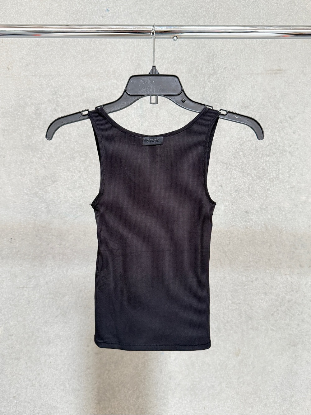 Skims Soft Lounge Ribbed Tank - Picture 7 of 8